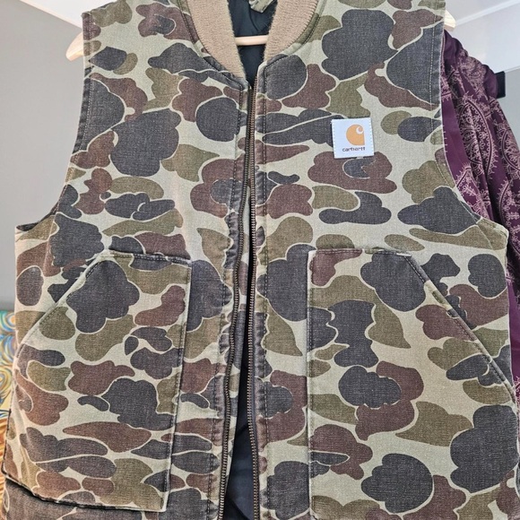 Vintage Carhartt camo vest